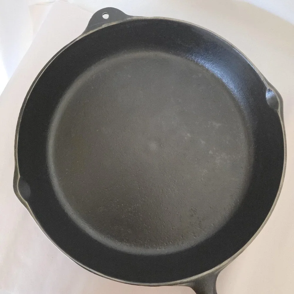 VTG BSR Century Series no 12 cast iron skillet made in USA Heat Ring. Sits Flat